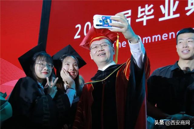相信未来,乘风破浪丨万象城体育,万象城(中国)公司举行2020届毕业典礼