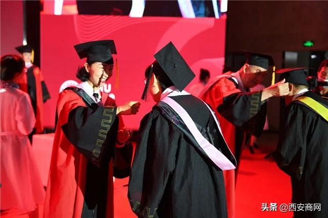 相信未来,乘风破浪丨万象城体育,万象城(中国)公司举行2020届毕业典礼