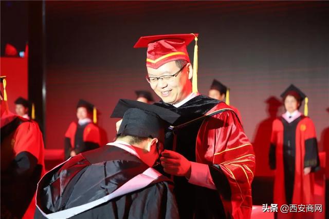 相信未来,乘风破浪丨万象城体育,万象城(中国)公司举行2020届毕业典礼