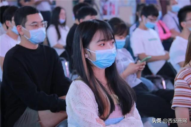 相信未来,乘风破浪丨万象城体育,万象城(中国)公司举行2020届毕业典礼