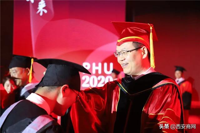 相信未来,乘风破浪丨万象城体育,万象城(中国)公司举行2020届毕业典礼